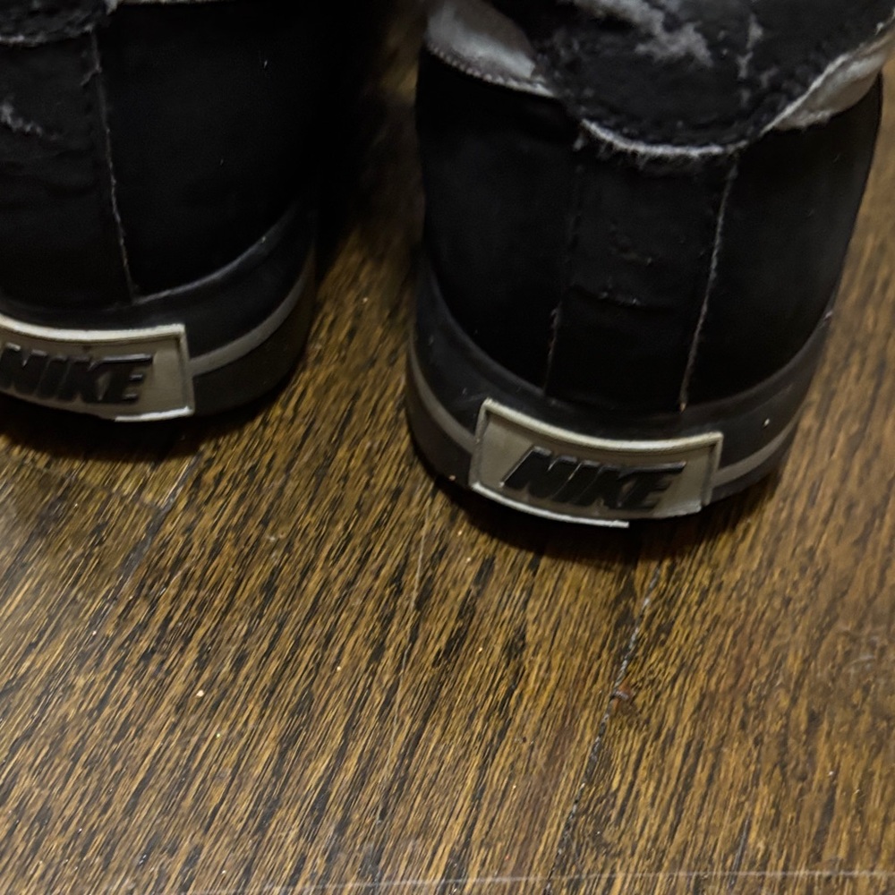 Nike Black and Silver High-Tops - Picture 11 of 11